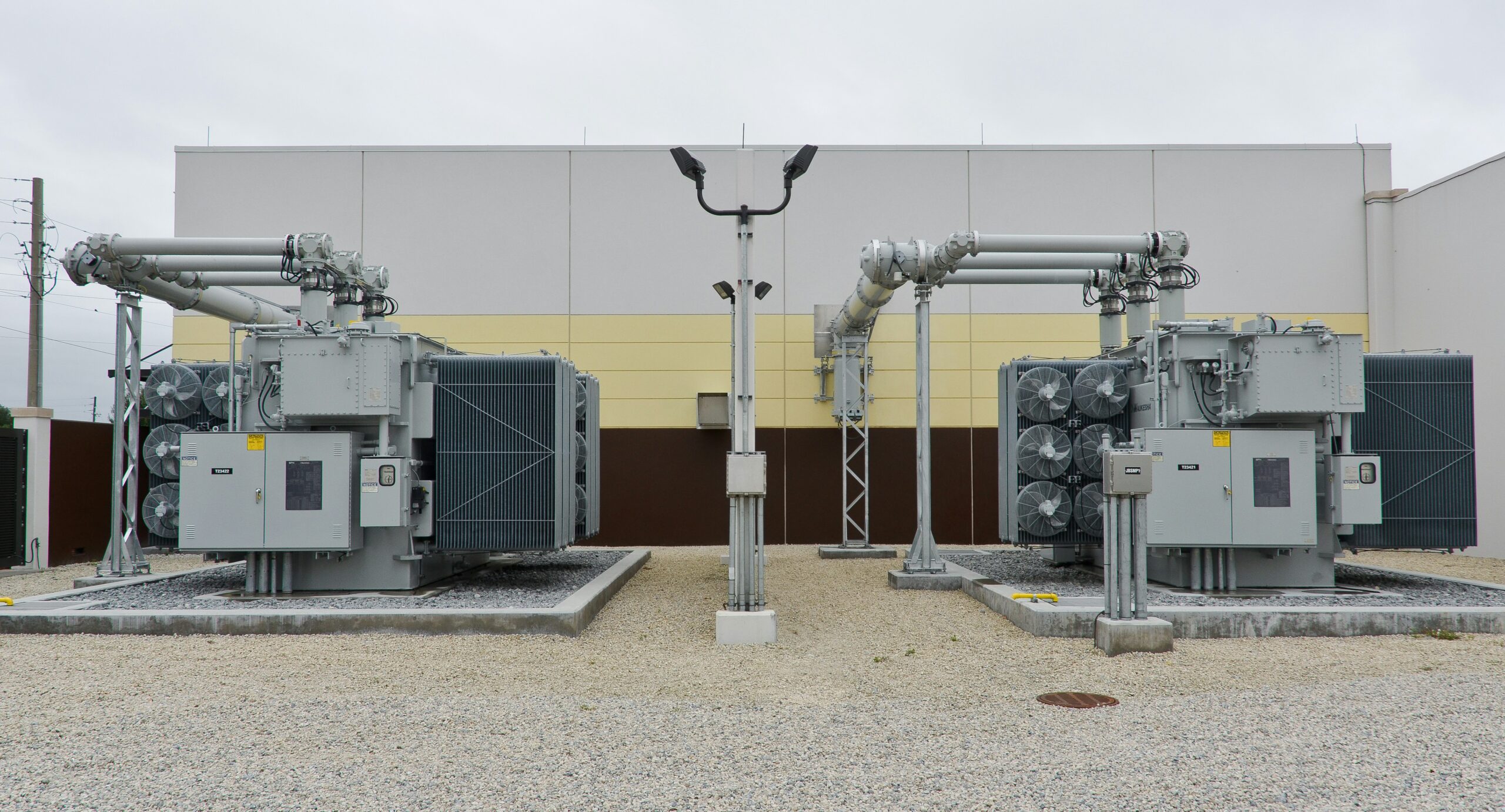 american-public-power-association-RQpeu8lbti4-unsplash 2 | Rex Power Magnetics wye-to-wye-transformers